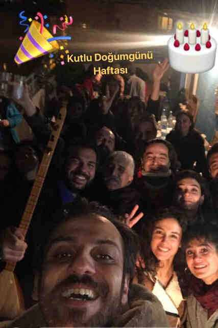 ‘Çukur’ dizisinin ‘Vartolu’su Erkan Kolçak Köstendil’e sette sürpriz doğum günü kutlaması