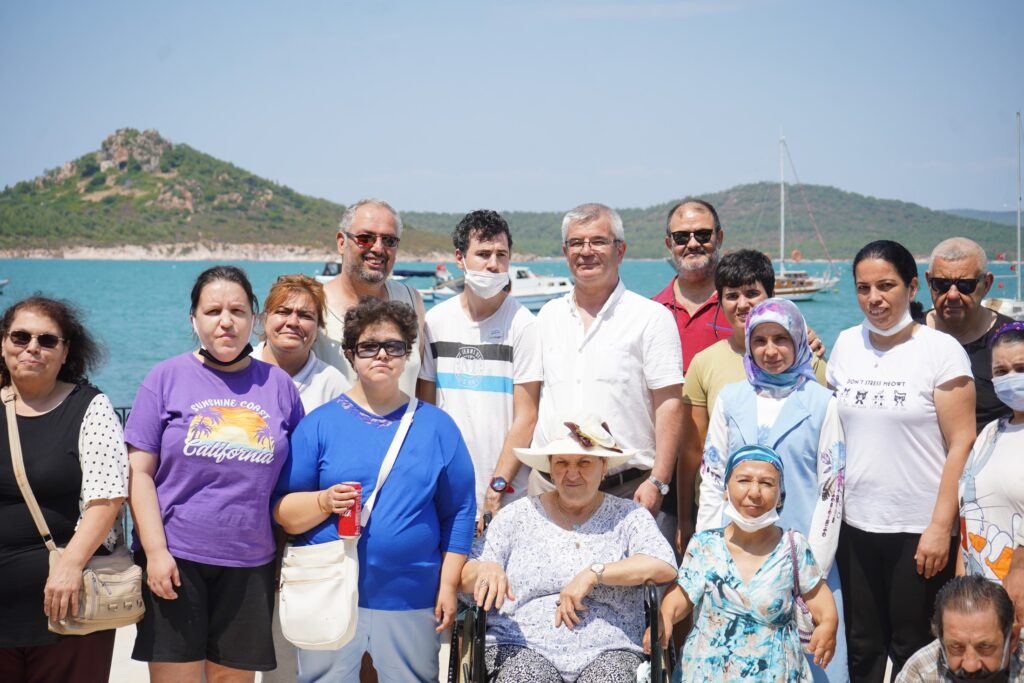 ENGELSİZ TATİLİN KEYFİNİ ÇIKARDILAR