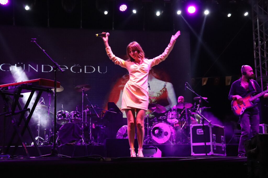 TÜRKİYE MOTOFEST KONSERLERİ CEREN GÜNDOĞDU VE ZAKKUM İLE SONA ERDİ