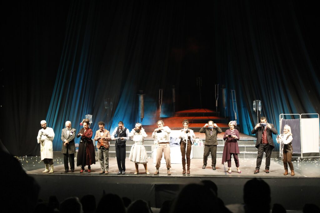 YAĞMURA RAĞMEN TÜM ALKIŞLAR HASTALIK HASTASINA