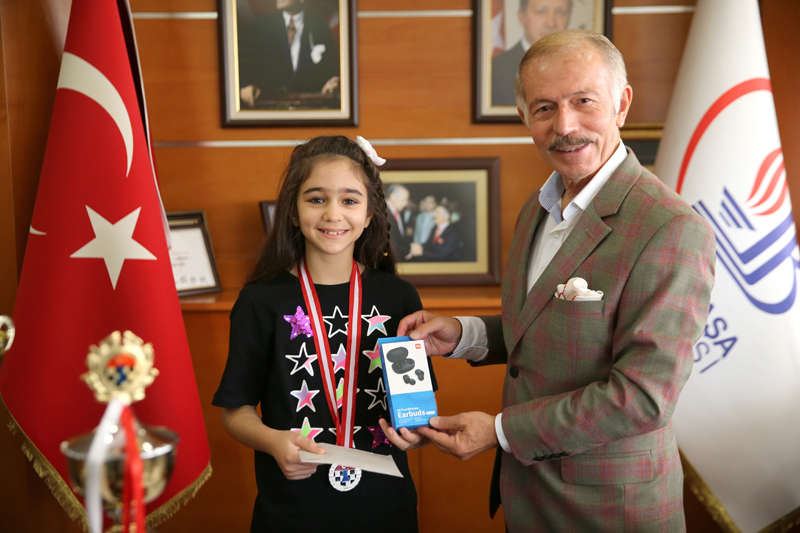 MİNİK ŞAMPİYONDAN BAŞKAN AYDINER’E ZİYARET