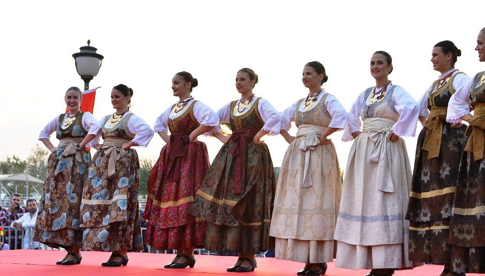ATA’DAN MİRAS: 15. BALKANLILAR HALK DANSLARI VE KÜLTÜR<br>FESTİVALİ