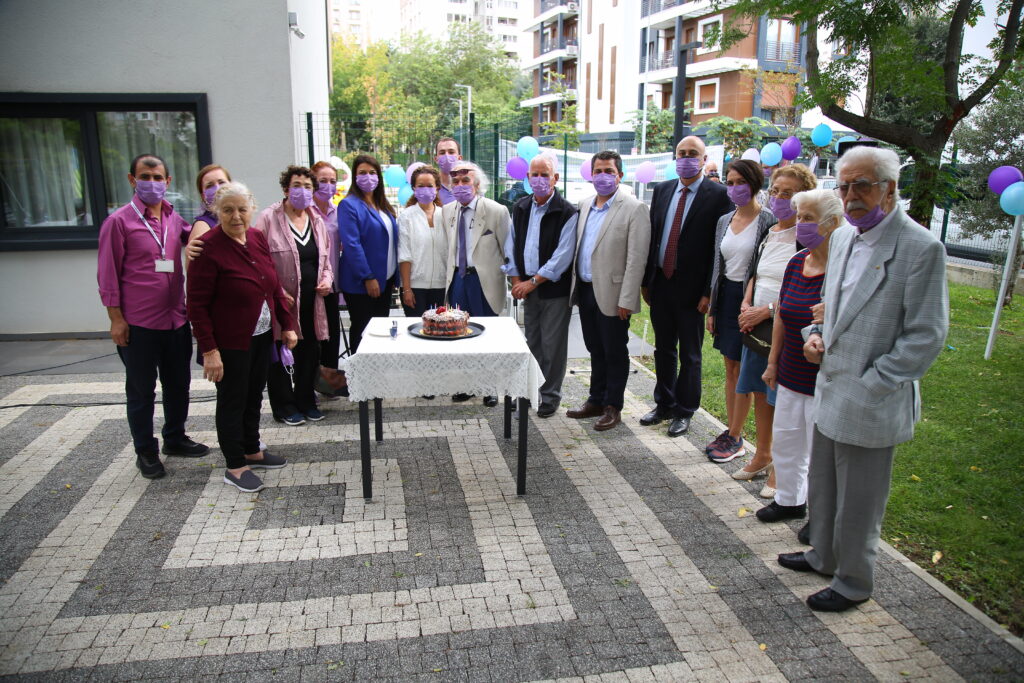 ALZHEİMER MERKEZİNİN 4. YILI KUTLANDI