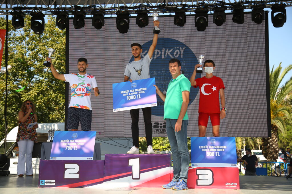 KADIKÖY YARI MARATONU’NUN KAZANANLARI BELLİ OLDU
