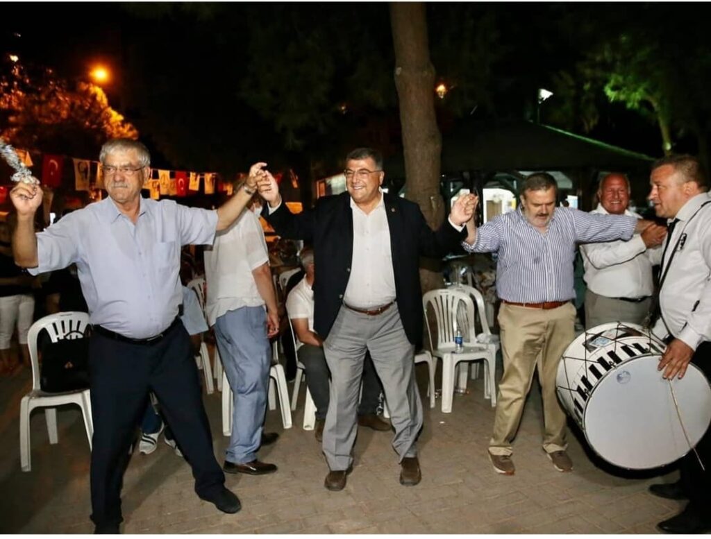 İZMİR KARŞIYAKA’DA BALKAN RÜZGARI