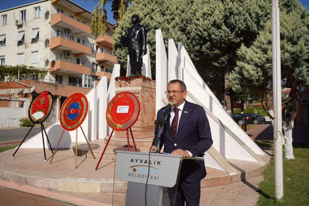 ALTINOVA, KURTULUŞ’UN 99. YILINI KUTLADI