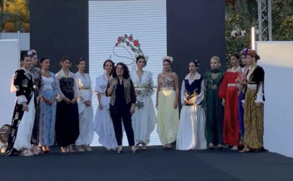 İZMİR BALKAN FESTİVALİNDE MÜESSER KURT RÜZGARI ESTİ