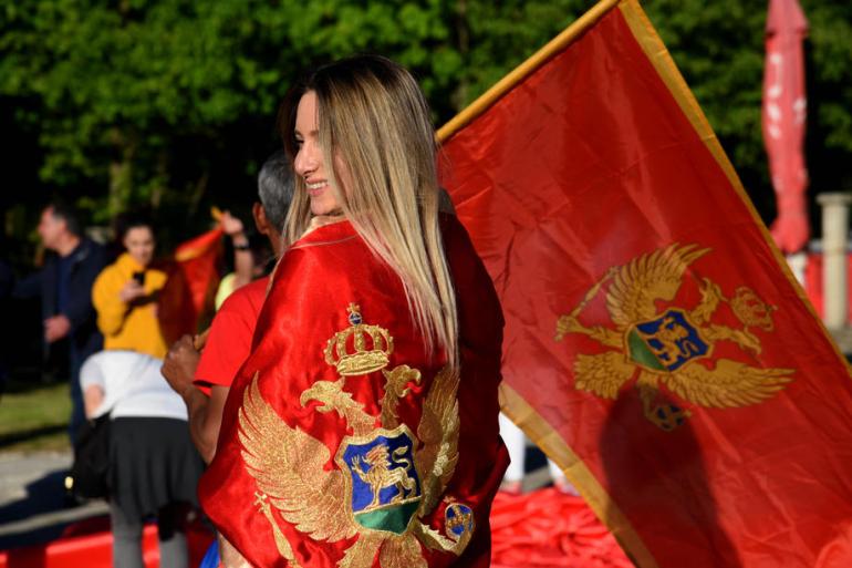 Karadağ baltasına sap olmak