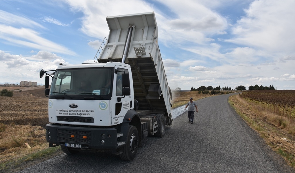 MURATLI İLÇESİNDE YOL YAPIM ÇALIŞMALARI DEVAM EDİYOR