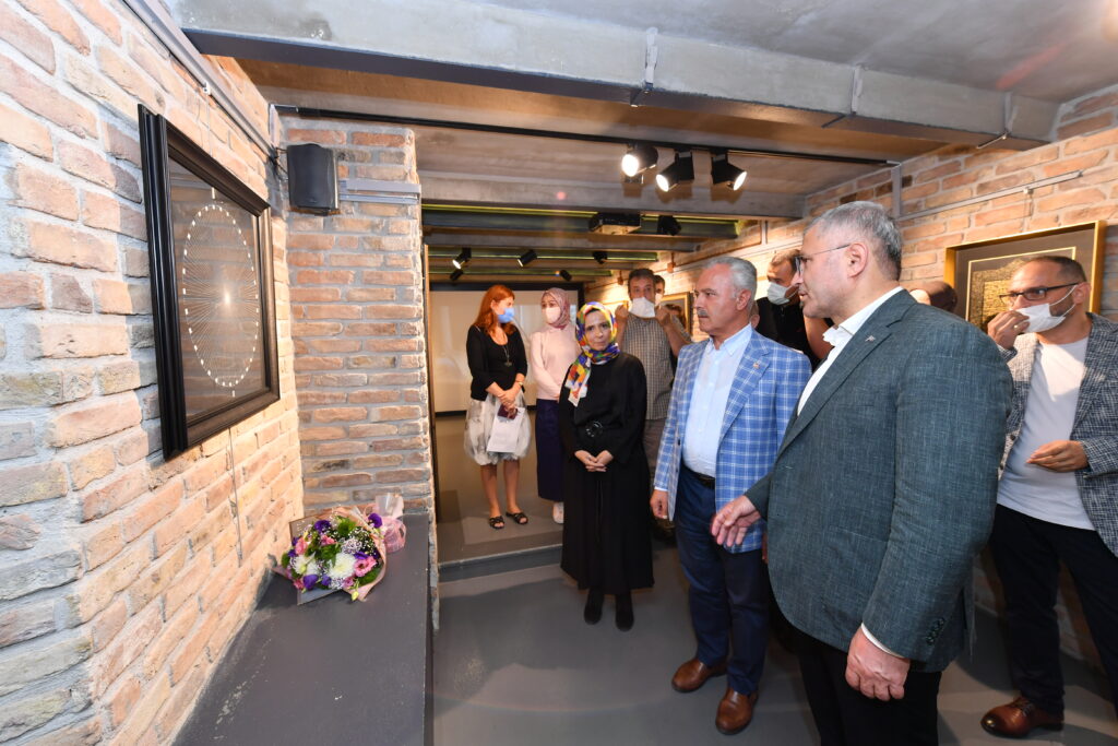 HAT SANATININ EN GÜZEL ÖRNEKLERİ ÜSKÜDAR’DA BULUŞTU