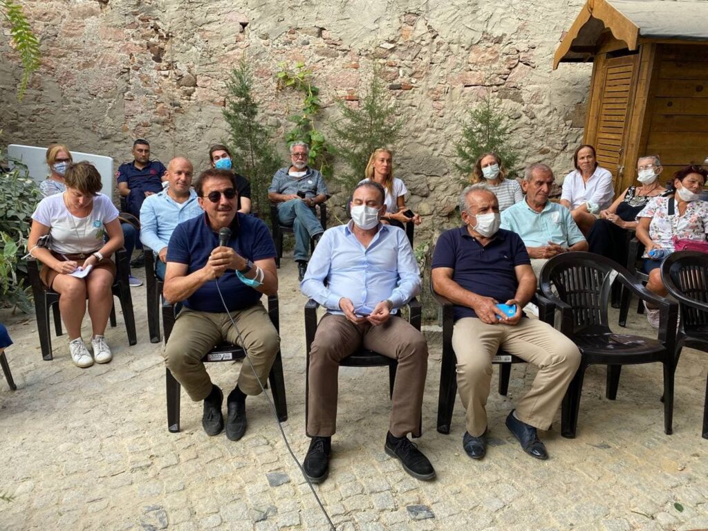 YANGIN RİSKİNE KARŞI ZEYTİN ÜRETİCİSİ BİLİNÇLENDİRİLDİ