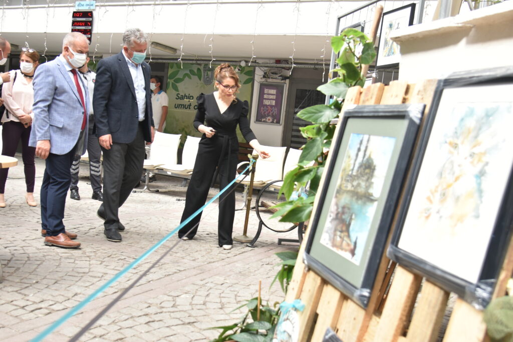 “Mesafeler” sanata engel değil!