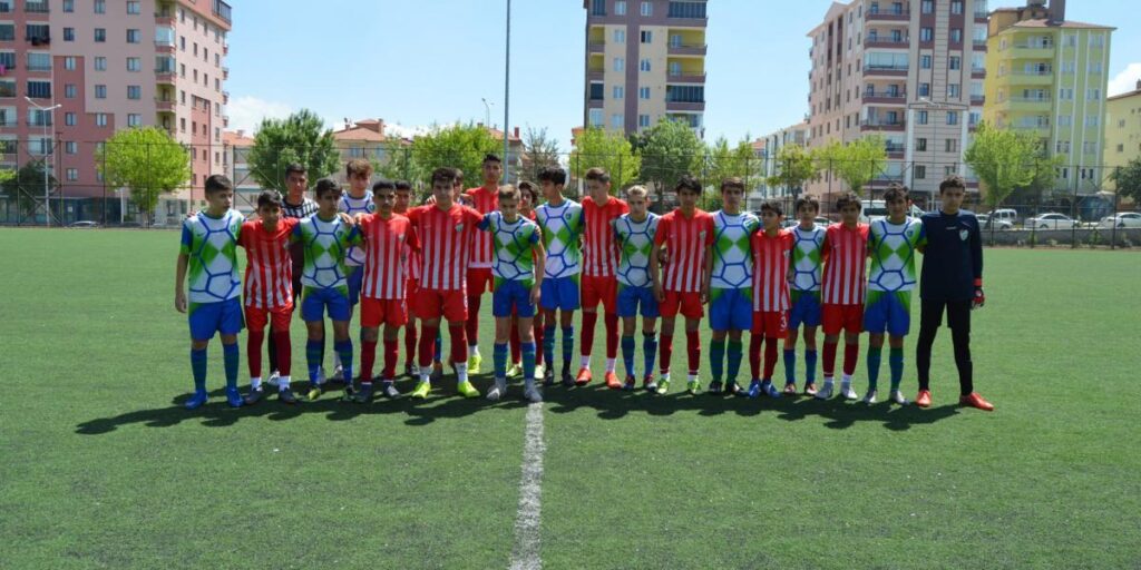 GÖLBAŞI BELEDİYE SPOR BAŞARIYA KOŞUYOR