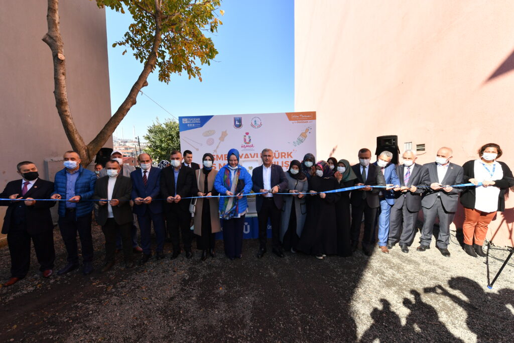 ÜSKÜDAR’DA ‘ÜSMEK YAVUZTÜRK KURS MERKEZİ’ AÇILDI