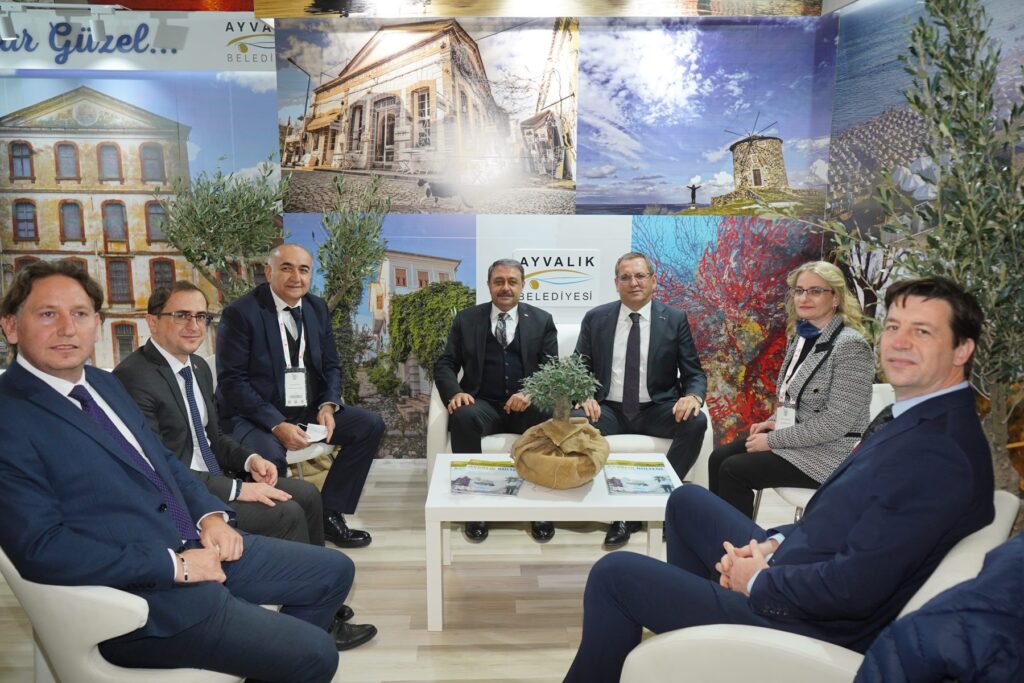 AYVALIK STANDI TRAVEL TURKEY İZMİR’DE İLGİ ODAĞI OLDU