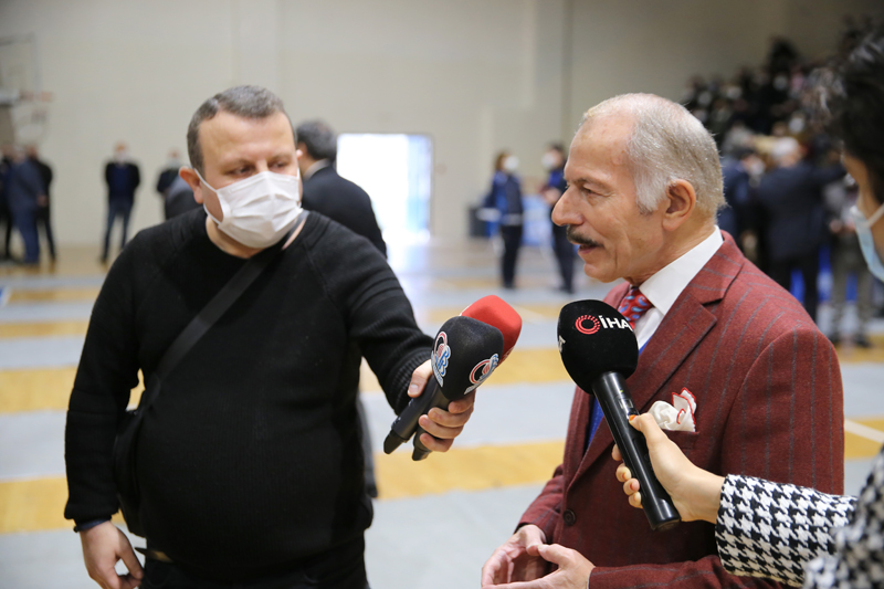 BAYRAMPAŞA BELEDİYESİ’NDEN 3 BİN 100 ÖĞRENCİYE BURS