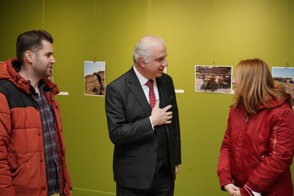 ÇÖPLÜĞÜN ALTIN ÇOCUKLARI