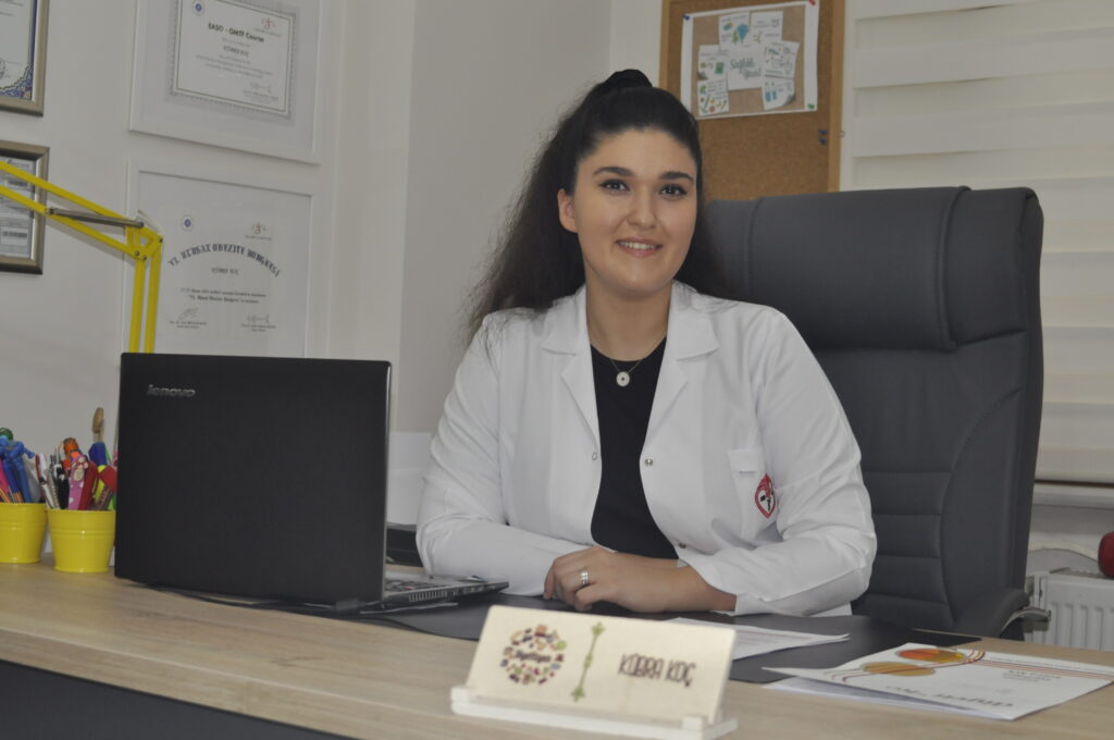Uzman Diyetisyen Kübra KOÇ ALİOĞLU