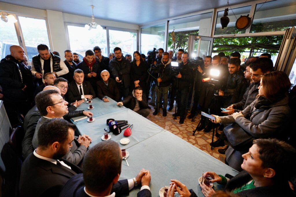 BEYKOZ KÖYLERİNDE VATANDAŞLARLA BULUŞTU