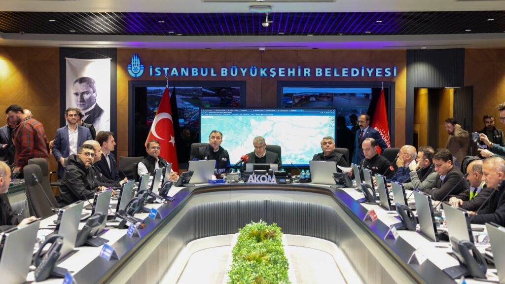 İBB, 6 BİN 172 PERSONEL VE 1.879 ARAÇLA SAHADA