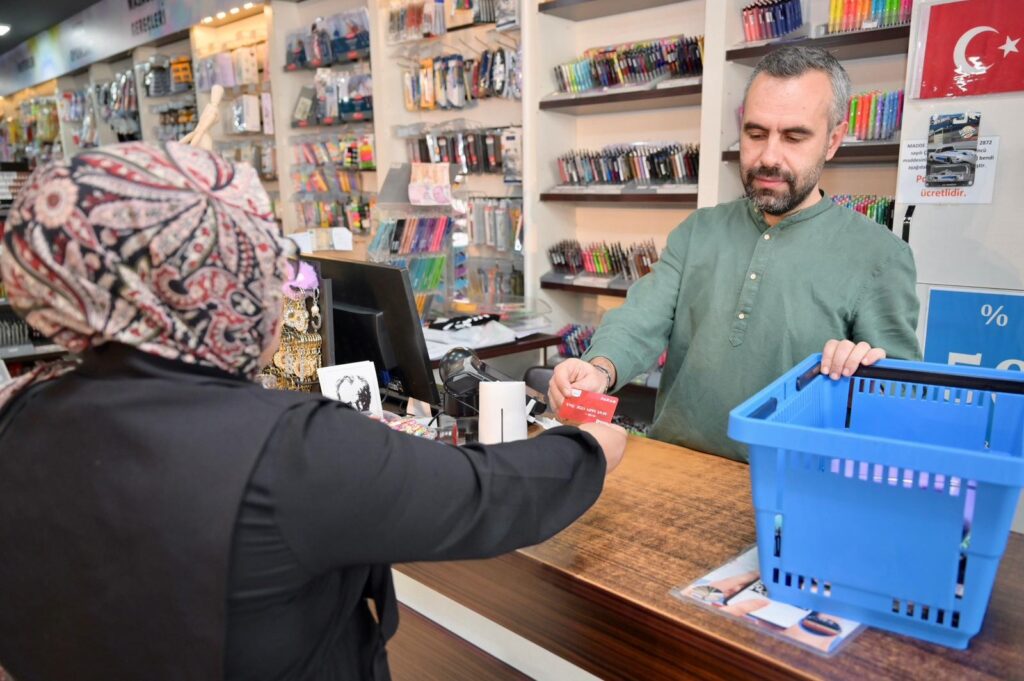 Esenyurt Belediyesi’nden Öğrencilere “Eskart” Desteği